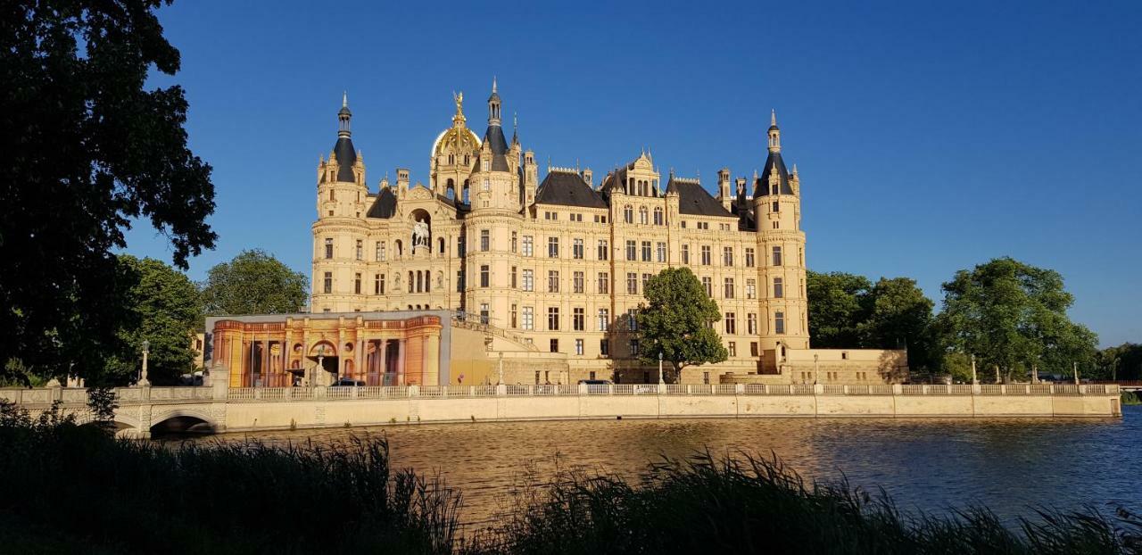 Ferienwohnung Am Schweriner See Raben Steinfeld Esterno foto